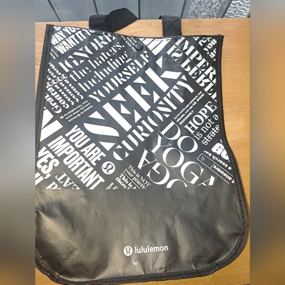 Lululemon Small Reusable Shopping Gift Bag Tote Bundle (2) -Red & Black - Picture 5 of 10